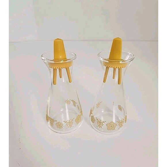 Vintage 1970s Pyrex Corelle Butterfly Gold Salt & Pepper / Oil & Vinegar Shakers - Picture 1 of 4